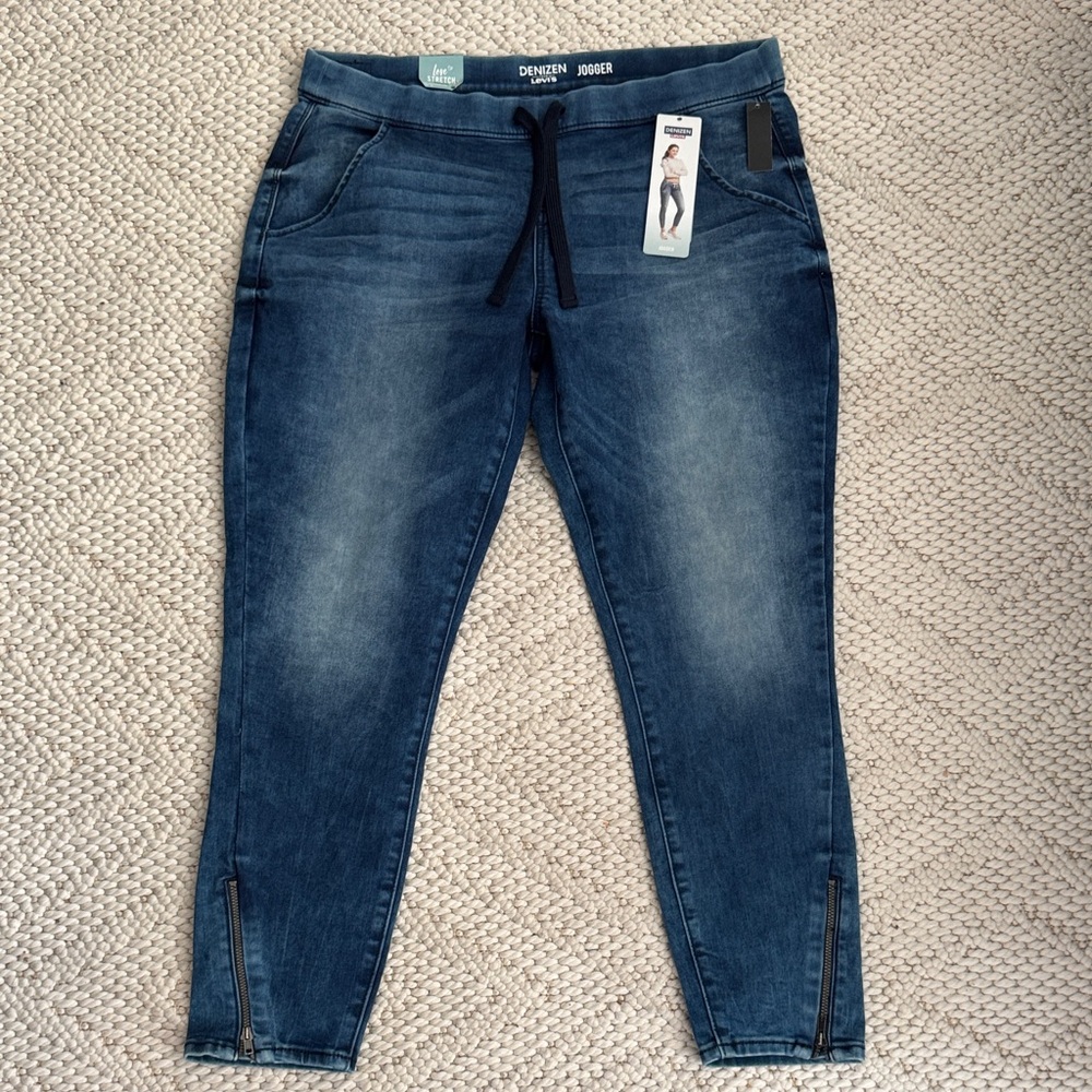 Denizen from Levi's Women's Dark Blue Ankle Jeans